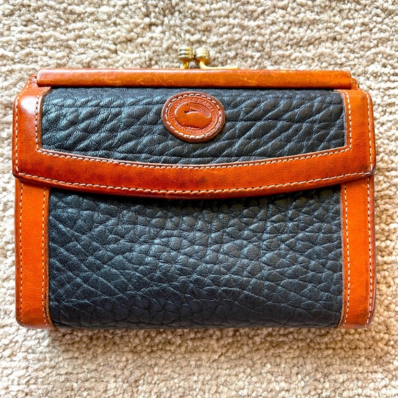 Authentic Genuine Dooney & Bourke Women’s Leather Wallet - Picture 1 of 12